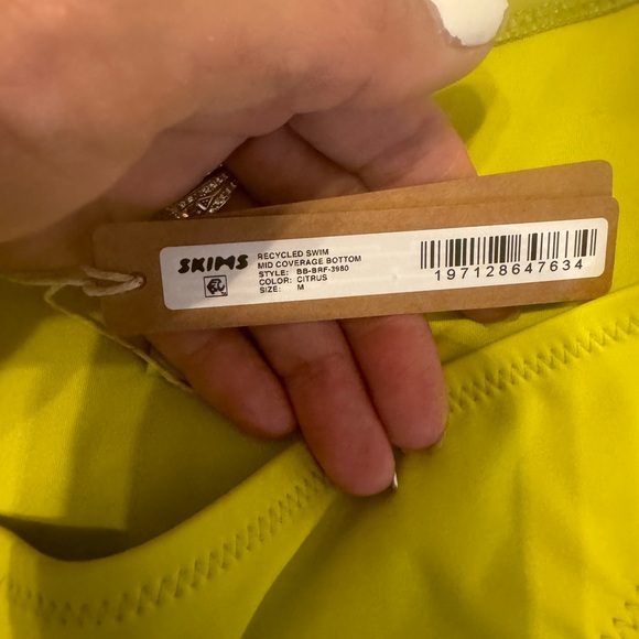 Skims recycled swim mid coverage bottoms citrus yellow medium - Picture 4 of 4